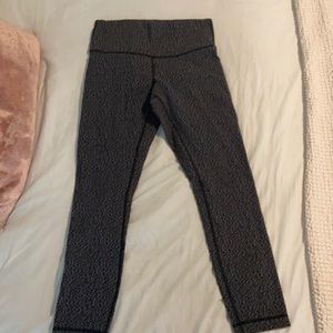 Lululemon Grey Patterned Cropped Leggings